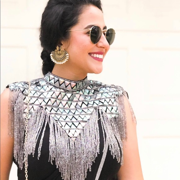 Black wrap saree - Picture 2 of 2